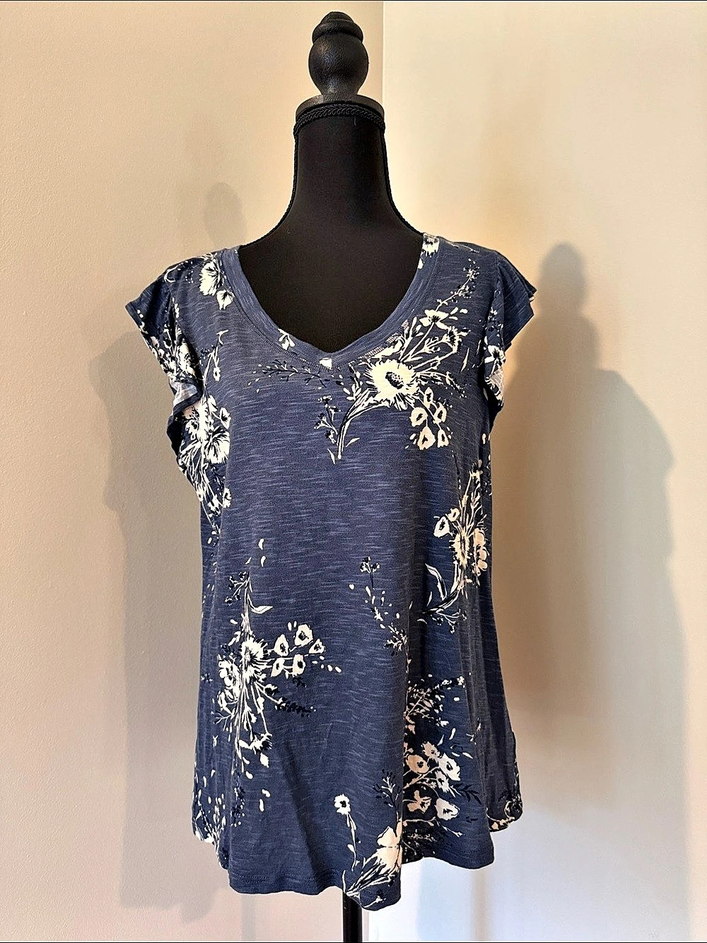 Maurice’s Blue Floral Printed Ruffle Flutter Sleeve Top Size Large Like New